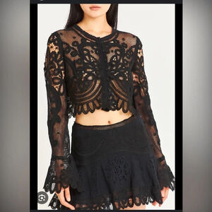LOVESHACKFANCY
Lainey Bagatelle Embroidered Lace MIni Skirt